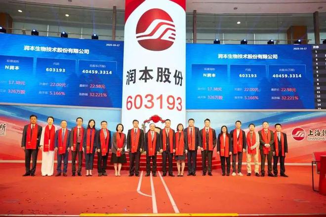 “两男一狗”刷屏！广州“灭蚊”夫妇，彻底出名