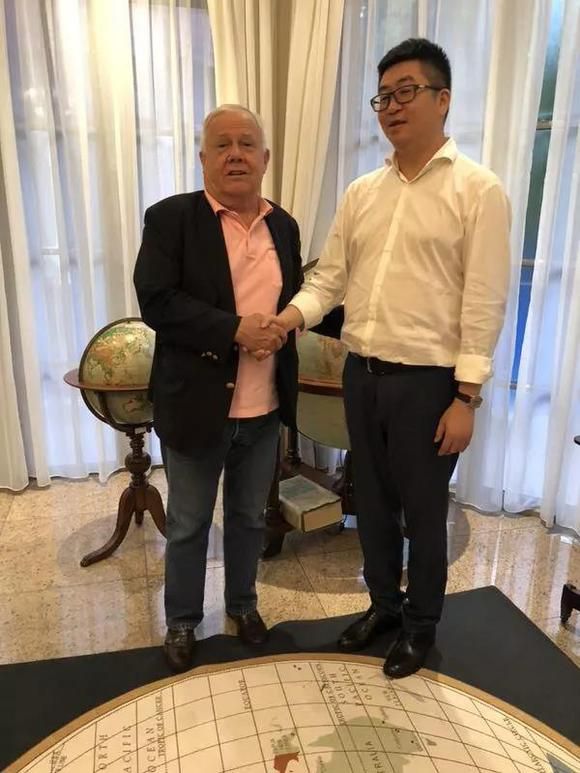 今年最大黄金杀猪盘，老板跑路卷走40亿