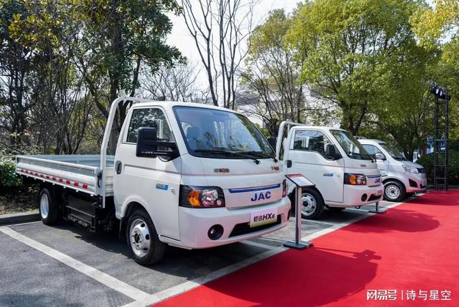 国产豪车崩盘预警？亏损18亿，靠华为‘镀金’翻身？