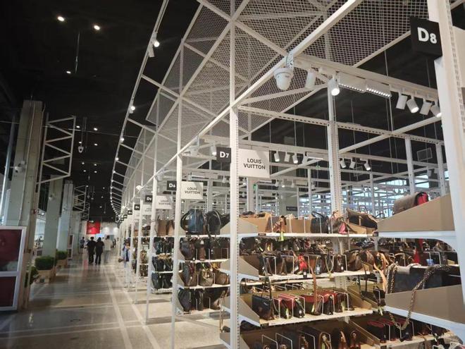 “奇葩”奢侈品更出圈？但二奢市场更认经典款