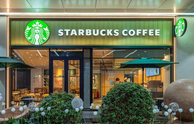 210亿星巴克中国，降价入局茶饮