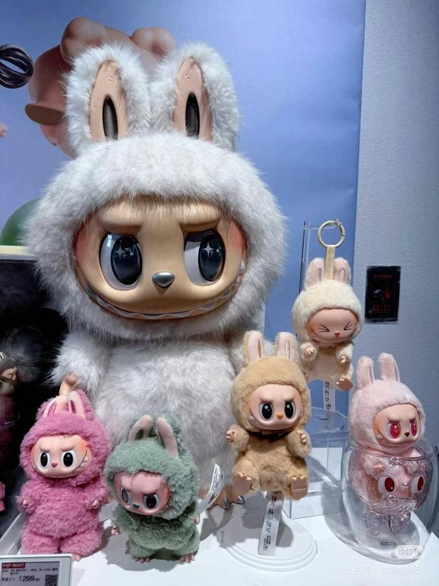 一款薄荷色LABUBU被拍出108万！“全球唯一一只”，客服：已经成交