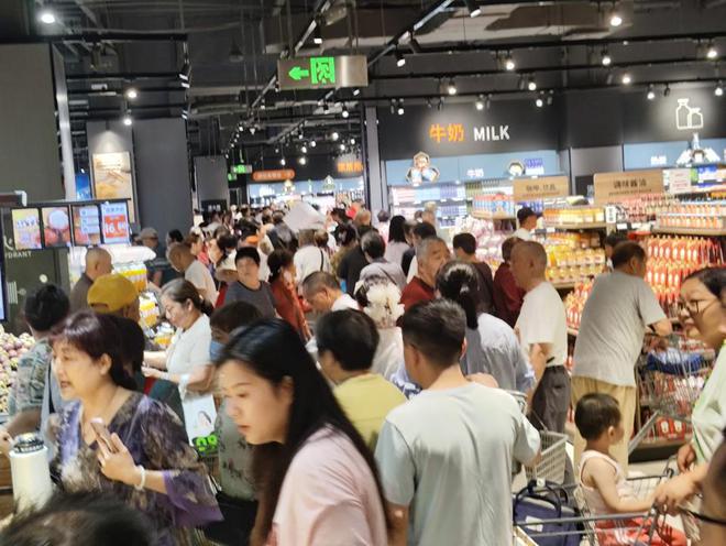南京江宁万达广场店开业，永辉超市胖东来模式调改完成100店