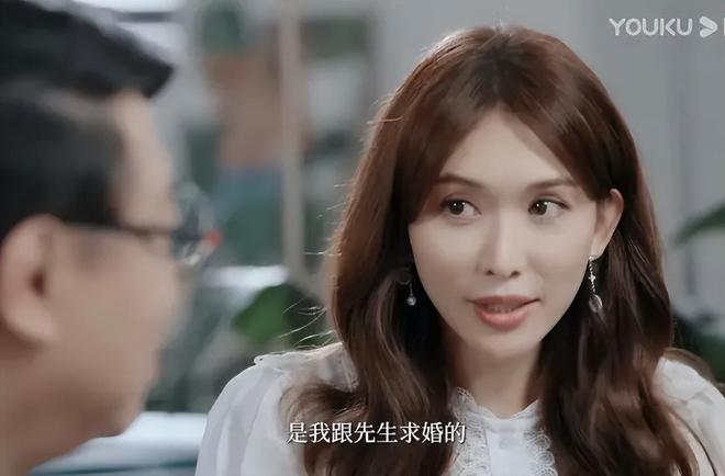 拿捏两位影帝的她，怎么变成了唯唯诺诺的“贤妻良母”？