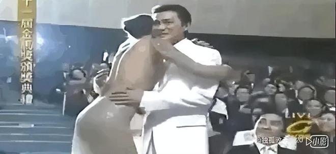 拿捏两位影帝的她，怎么变成了唯唯诺诺的“贤妻良母”？