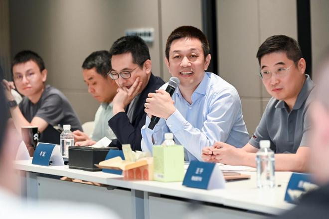 蔚来穿破黎明