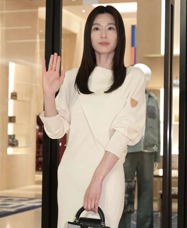 连八千万都亏不起？被假富豪坑惨的女明星，又多了一个