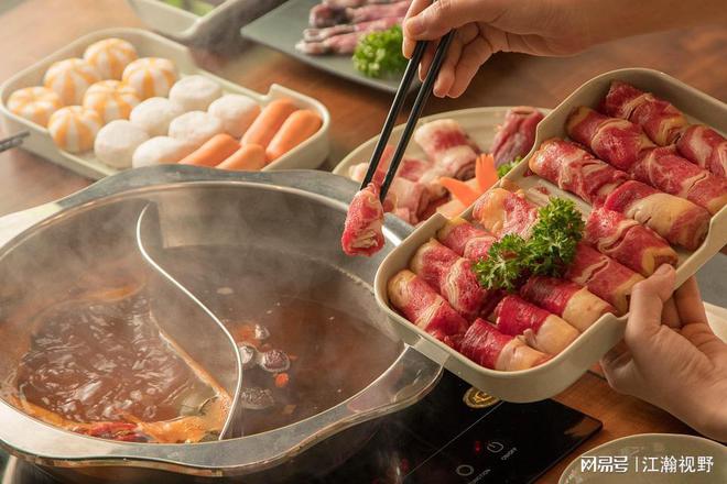 海底捞盯上打工人的午餐，22块卖自助想干嘛？