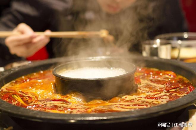 海底捞盯上打工人的午餐，22块卖自助想干嘛？