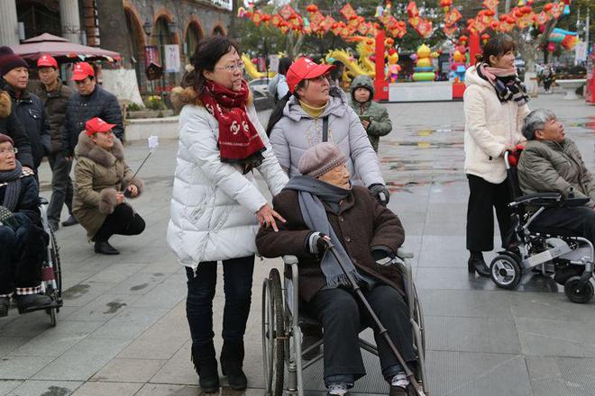 最低涨幅只有0.9%，多地公布2024年平均工资，两类人将受影响