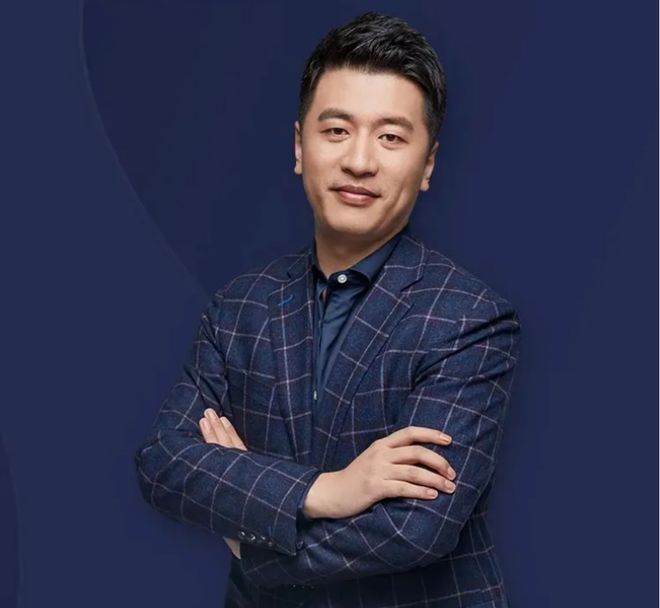 宣布停播后的张雪峰，真的有动谁的蛋糕吗？