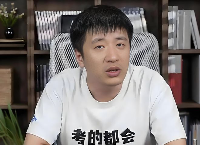 宣布停播后的张雪峰，真的有动谁的蛋糕吗？