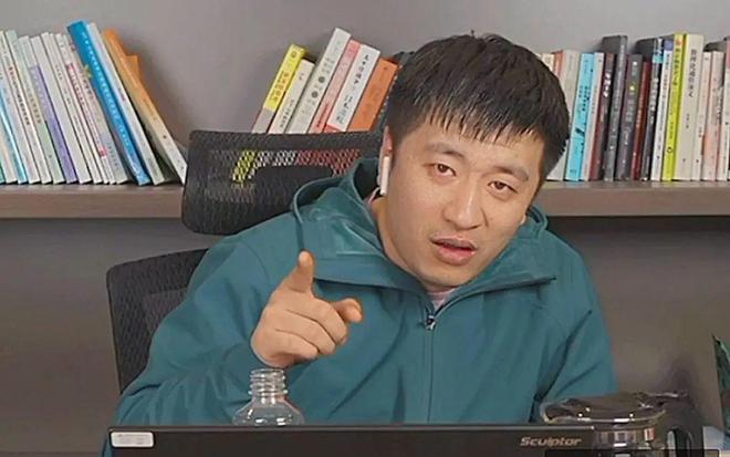宣布停播后的张雪峰，真的有动谁的蛋糕吗？