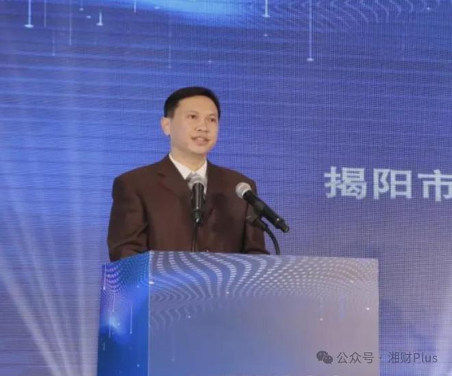 广东省联社新主任获批上任，系人大经济学博士、从副市长调任而来