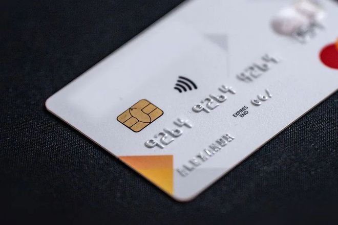 北京两千亿商业银行营收“三连降”，员工诈骗客户1.6亿元